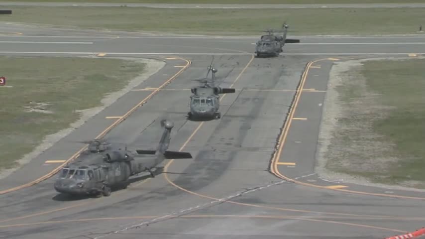 Apache arrive Joint Base Lewis-McChord